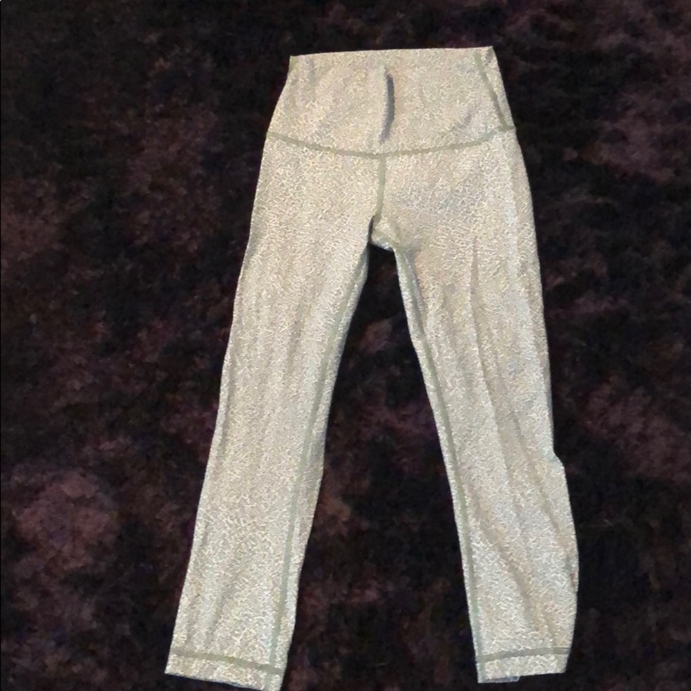 Lululemon Capri legging. Size 4 women’s